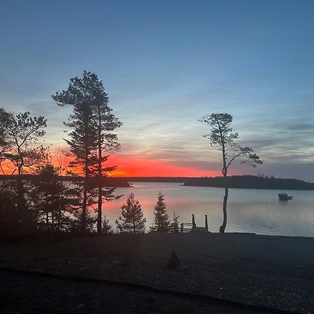 New English Point Oceanfront Living With Hot Tub Apartment Head of Jeddore Exterior photo